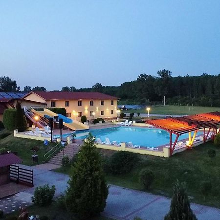 Ligetalja Termal Hotel Peneszlek Ngoại thất bức ảnh