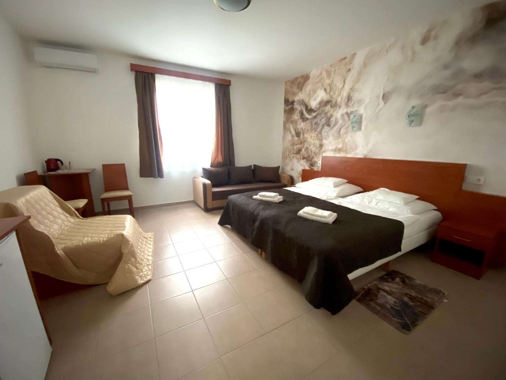 Ligetalja Termal Hotel Peneszlek Ngoại thất bức ảnh