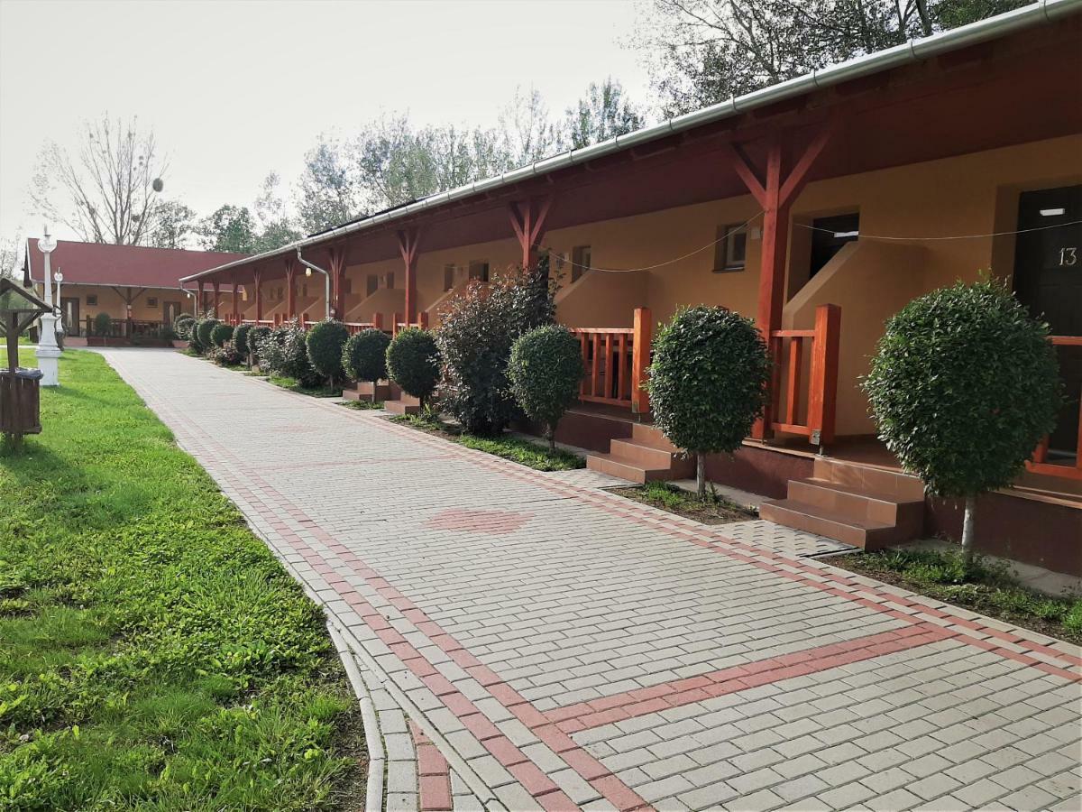 Ligetalja Termal Hotel Peneszlek Ngoại thất bức ảnh