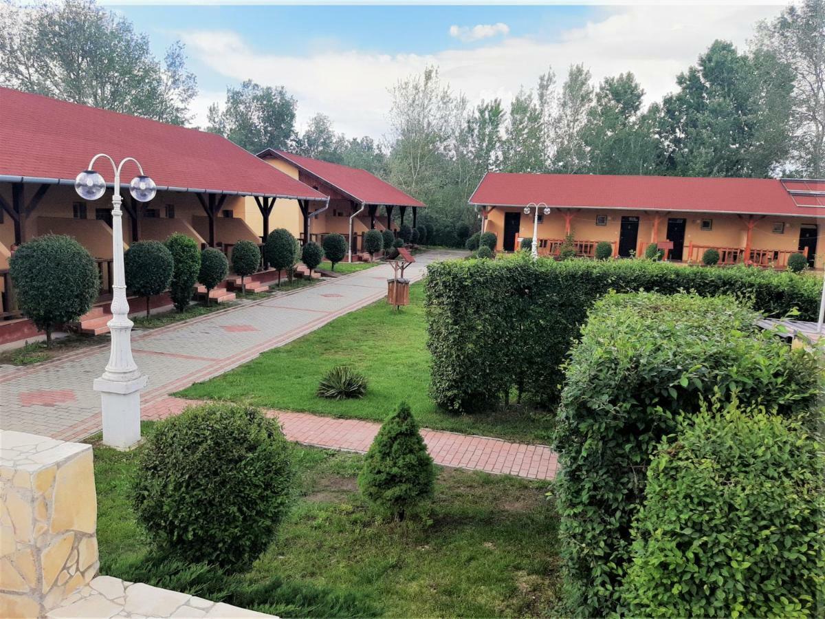 Ligetalja Termal Hotel Peneszlek Ngoại thất bức ảnh