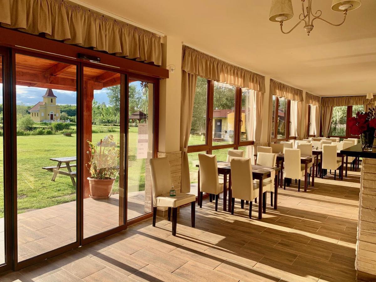 Ligetalja Termal Hotel Peneszlek Ngoại thất bức ảnh