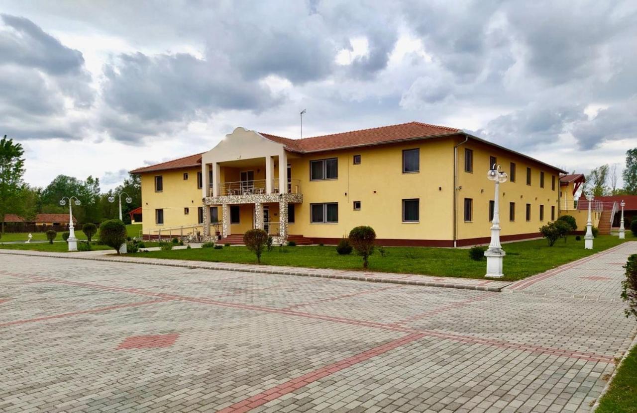 Ligetalja Termal Hotel Peneszlek Ngoại thất bức ảnh